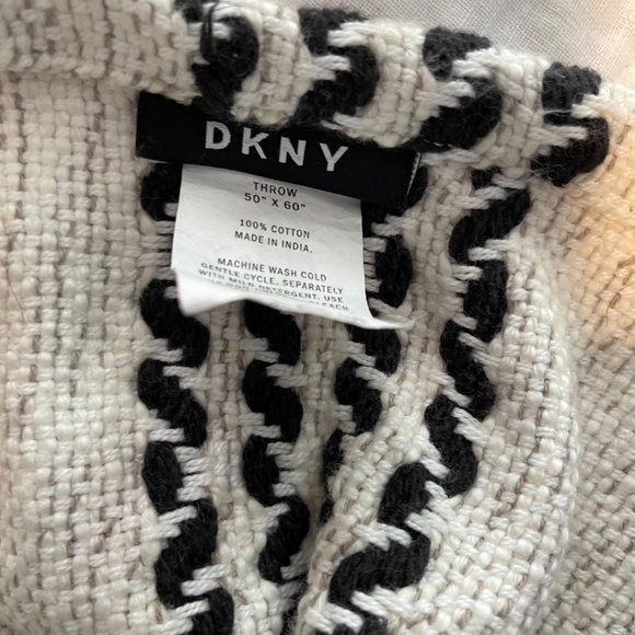 DKNY Throw - Picture 2 of 5